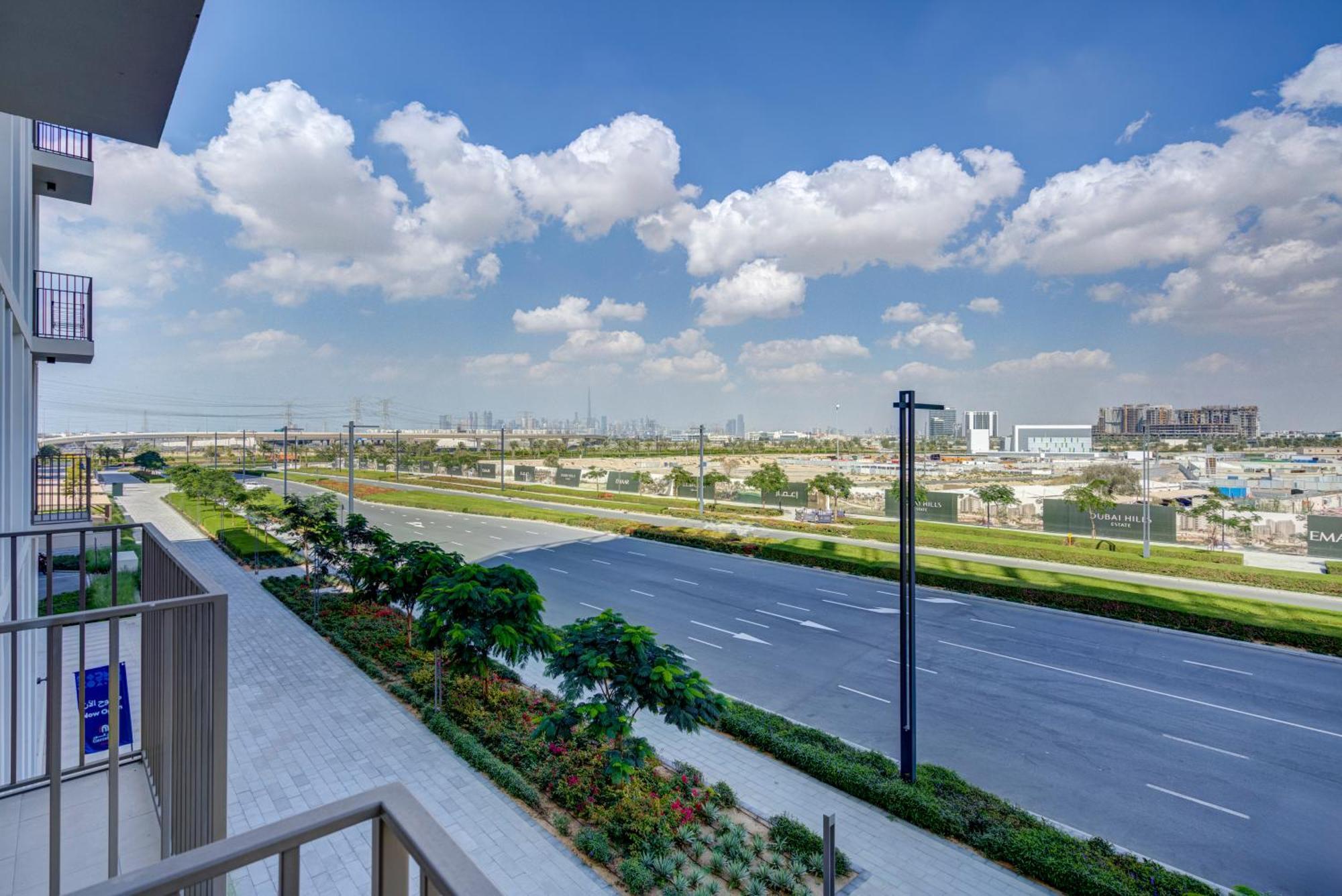 Offer Get 2 Bedroom At Price Of 1 Bedroom Near Hills Mall *